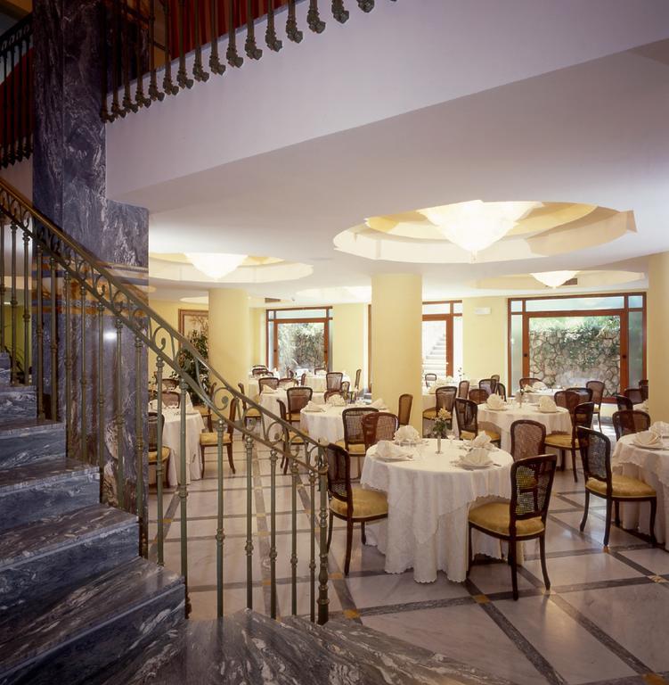 Hotel Zi' Teresa Sorrent Restaurant foto